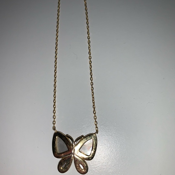 White pearl/gold butterfly necklace - Picture 3 of 5
